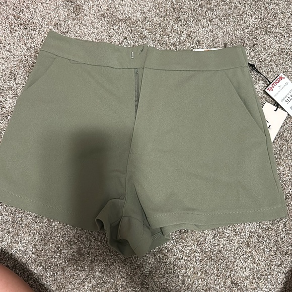 Trouser Shorts - Picture 1 of 3